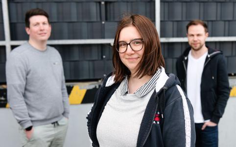 Junge Mitarbeitende